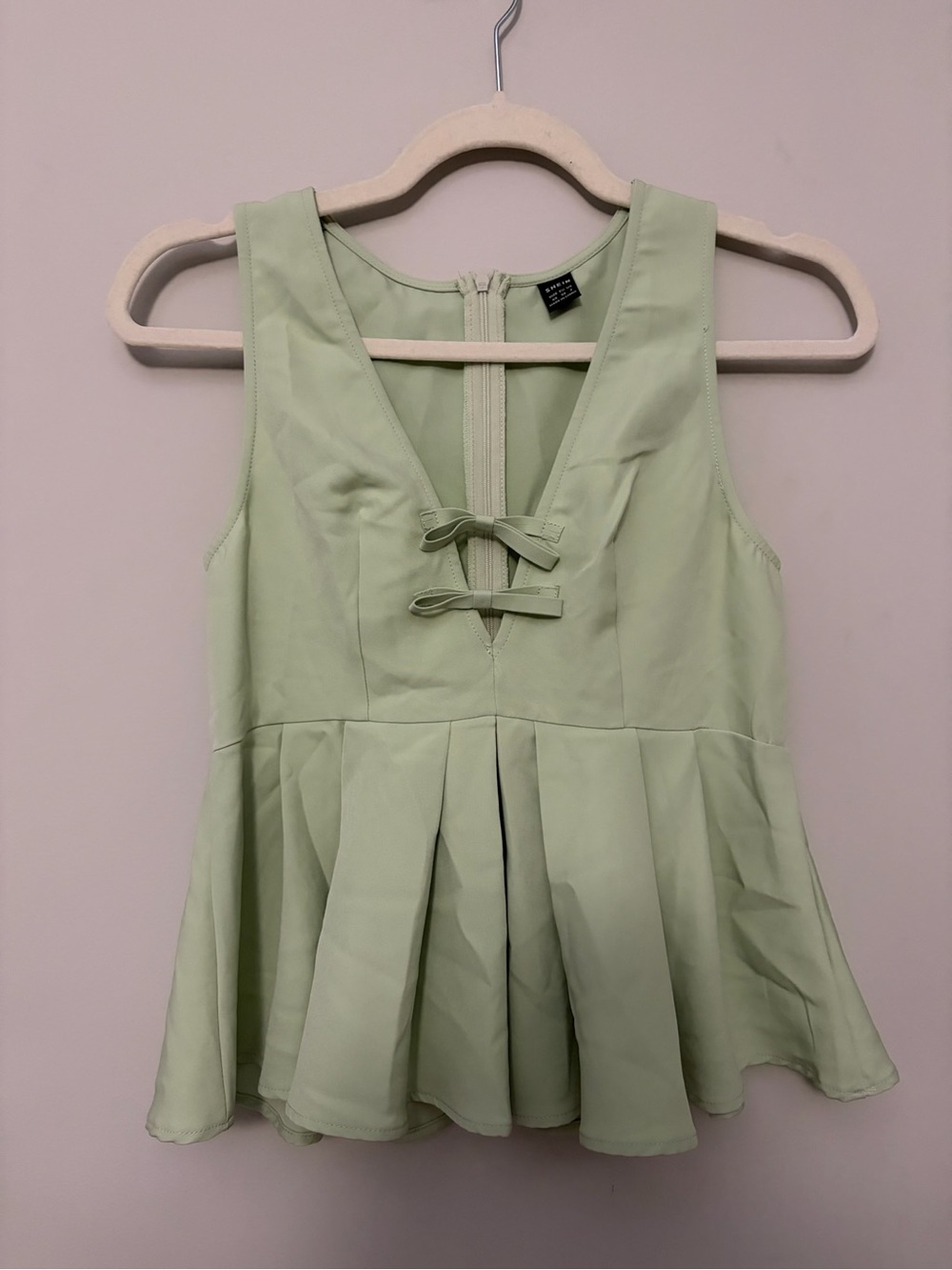 SHEIN Light Green V-Neck Peplum Bow-Front Sleeveless Top